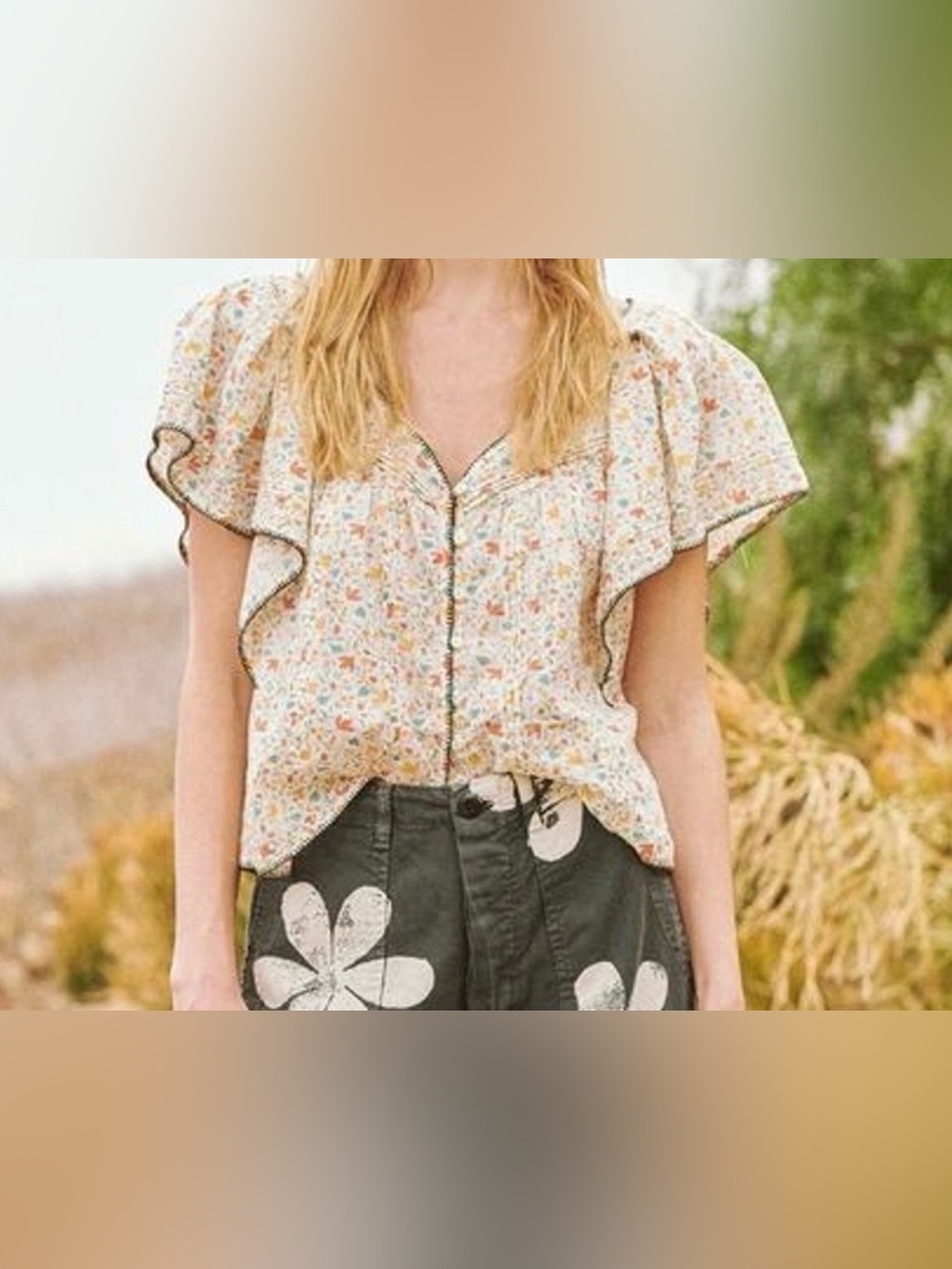 The Great. Pastel Floral Whip Stitched Flounce blouse Top flutter sleeve 
Size S